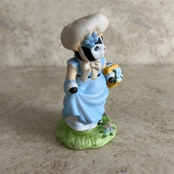 Kitty Cucumber Ellie Picking posies 1992 - Picture 2 of 6